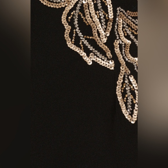 👑 🦋Floral Bead Detail Sleeveless Crepe Mermaid Gown 👑🦋 - Picture 4 of 8